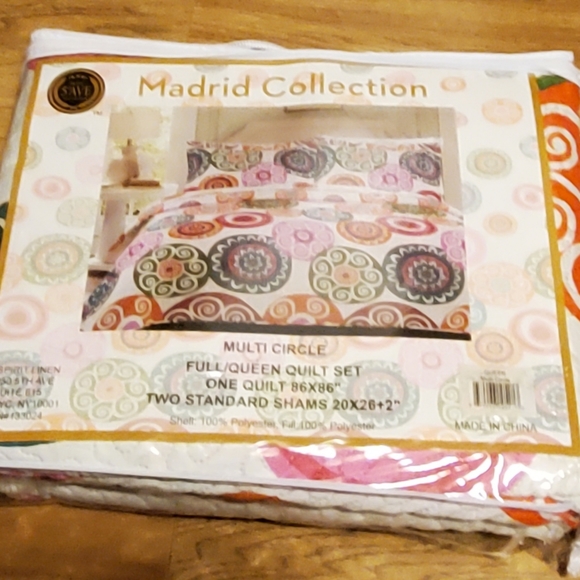 Brand new Madrid Collection quilt and shams set(s) - Picture 3 of 4
